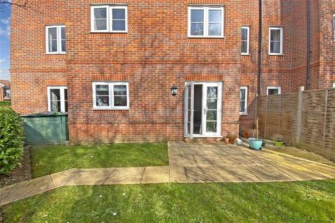 3 Admiral Way, Godalming, GU7 1QN