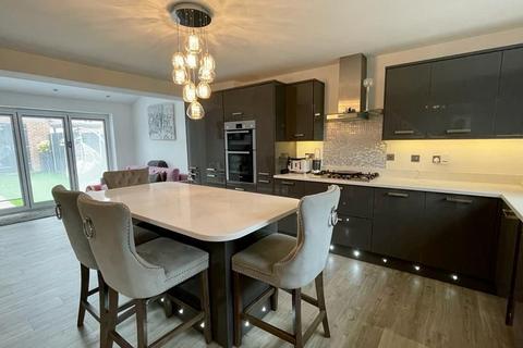 73 Bluemels Drive, Wolston, Coventry, CV8 3LN