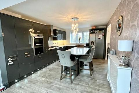 73 Bluemels Drive, Wolston, Coventry, CV8 3LN