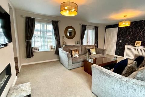 73 Bluemels Drive, Wolston, Coventry, CV8 3LN