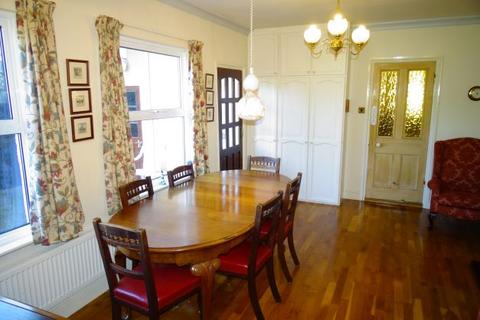 49 Wolsey Road, Ashford, TW15 2RA