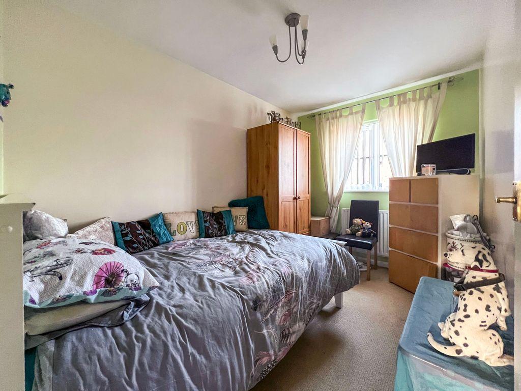 Bedroom 2 (Double)
