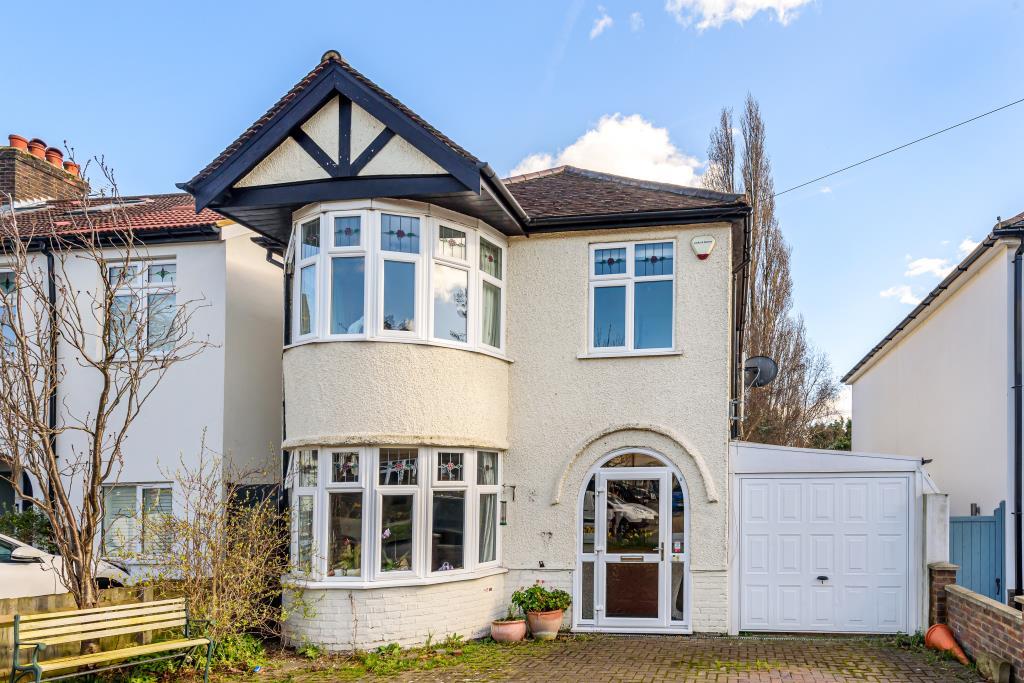 Alexandra Drive, Surbiton, KT5 3 bed detached house £950,000