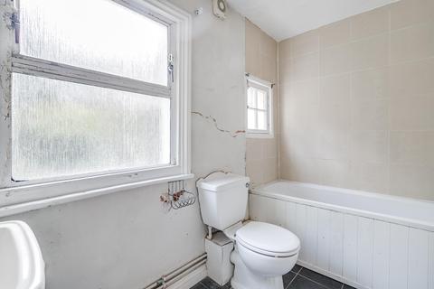 76a Solon Road, London, SW2 5UY