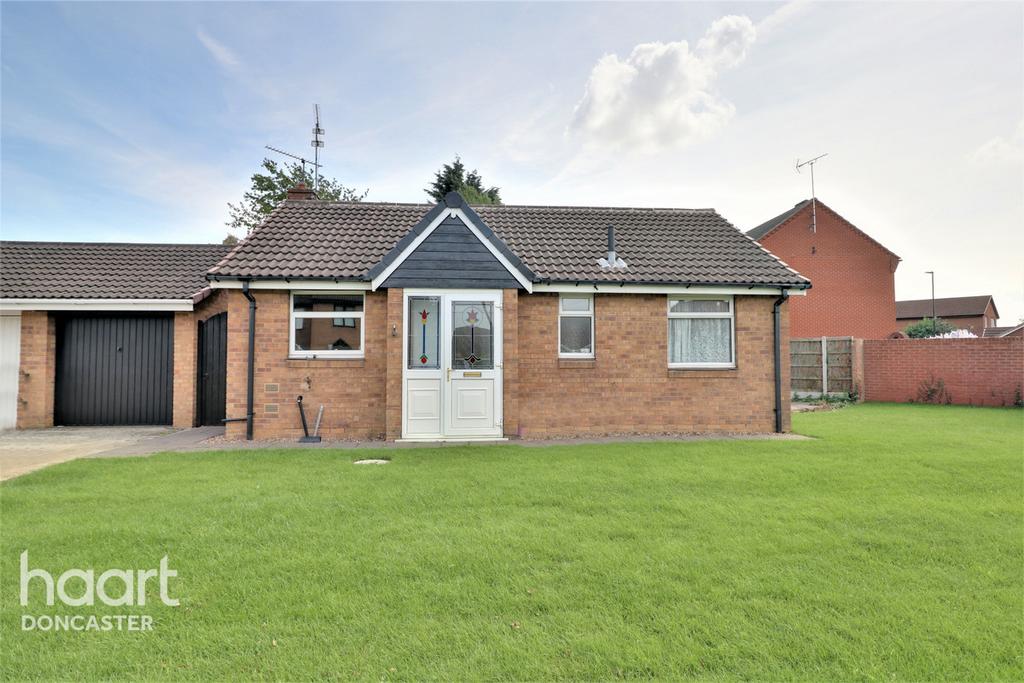 Tranmoor Lane, Armthorpe, Doncaster 2 bed detached bungalow for sale