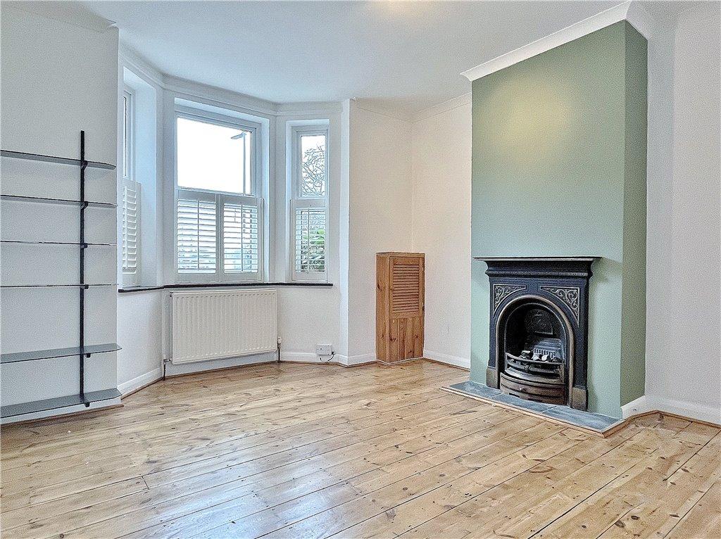 Farnell Road, Staines, Middlesex, TW18 3 bed semidetached house £