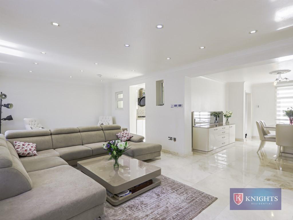 Rivulet road, London, N17 2 bed semidetached house for sale £585,000