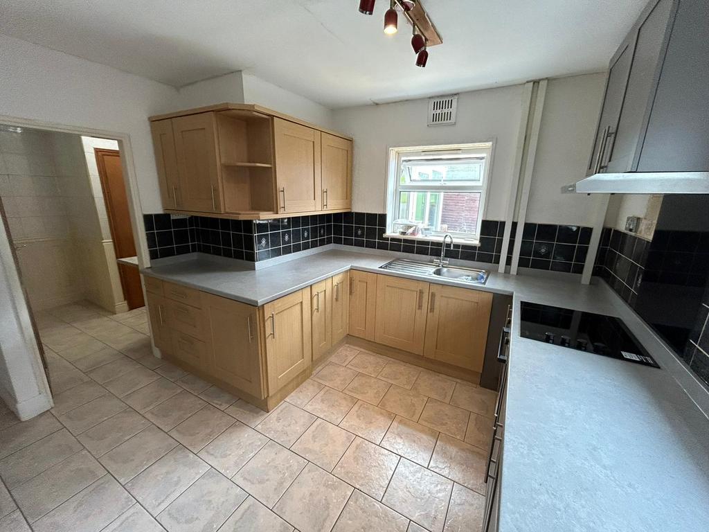 Bouverie Parade, Stoke-on-Trent, ST1 3 bed semi-detached house - £785 ...