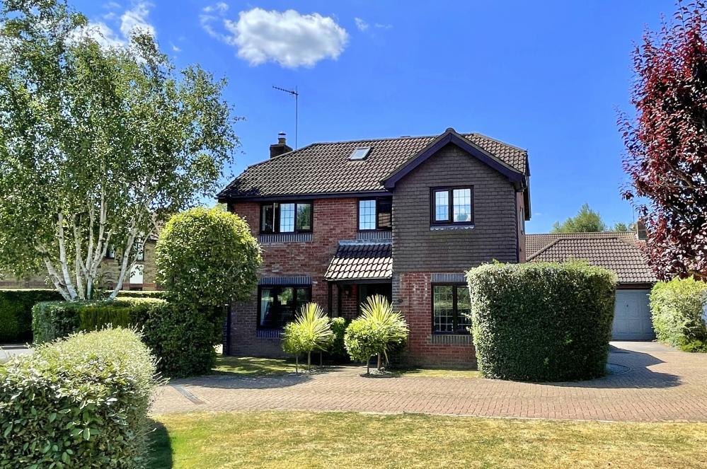 Watership Drive, Hightown, Ringwood, BH24 1QY 4 bed detached house