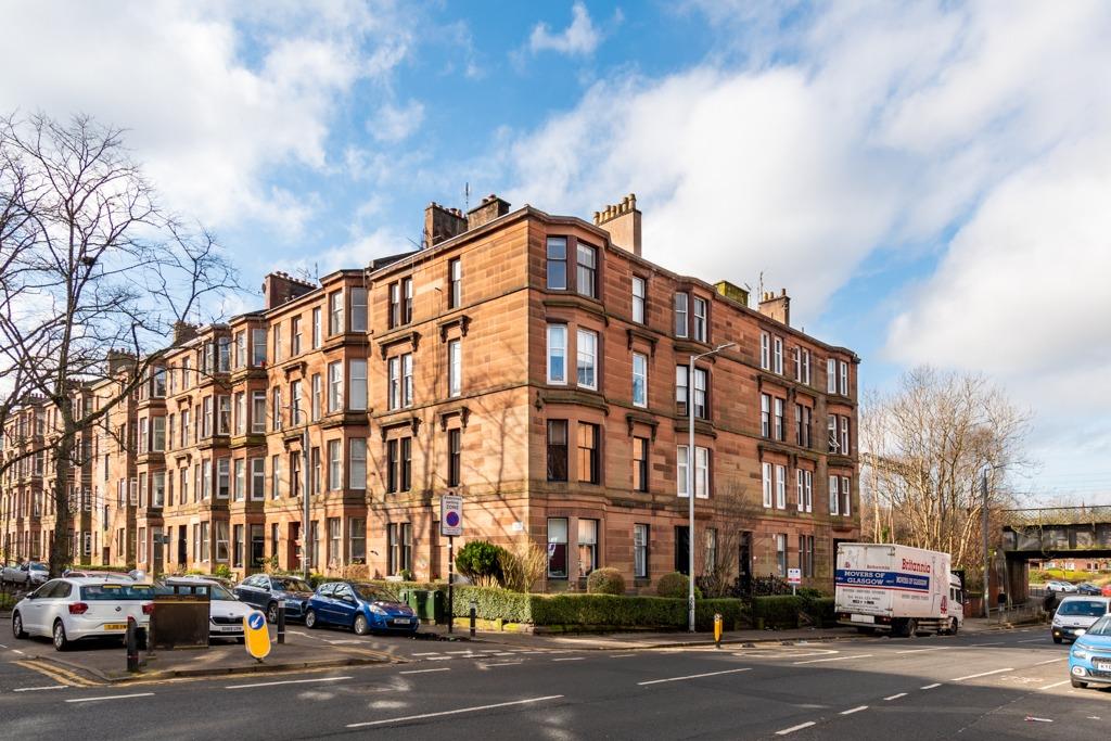 Clarence Drive, Flat 0/2, Hyndland, Glasgow, G12 9RW 3 bed flat - £239,000