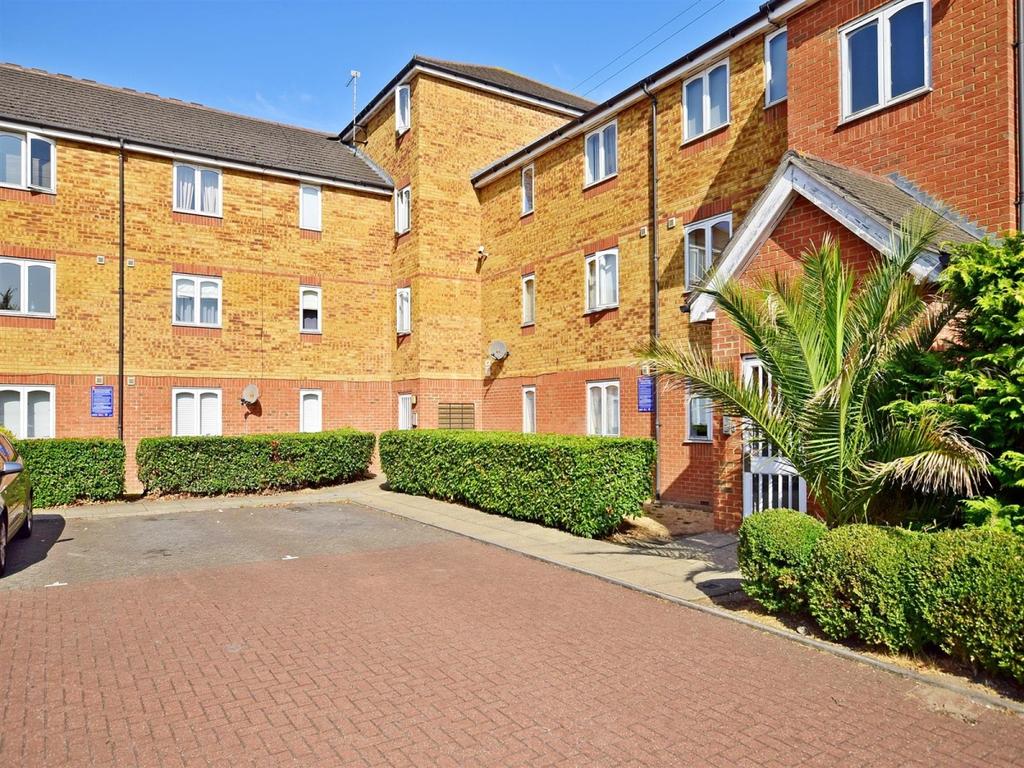 Dunlop Close Dartford DA1 Studio £800 pcm (£185 pw)