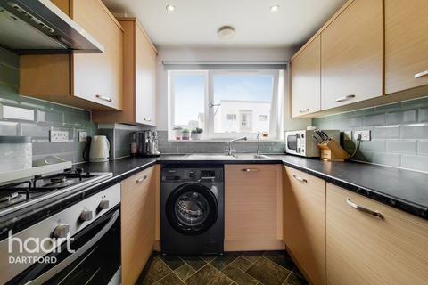 9 Silver Train Gardens, Dartford, DA1 5QD