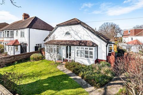 116 Avondale Road, Bromley, BR1 4EY