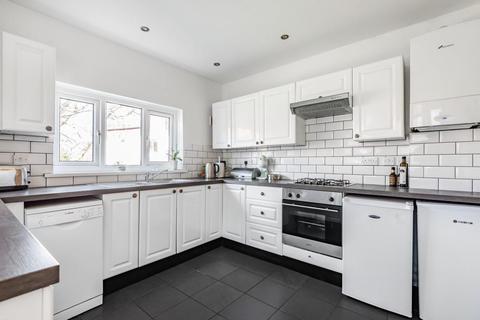 116 Avondale Road, Bromley, BR1 4EY