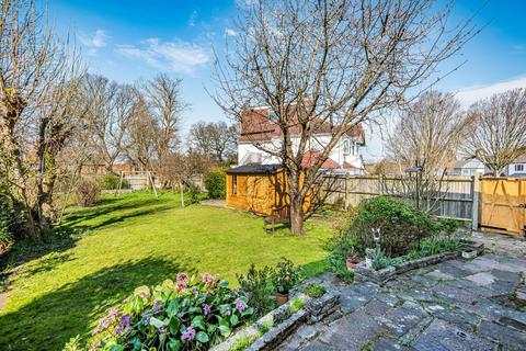 116 Avondale Road, Bromley, BR1 4EY