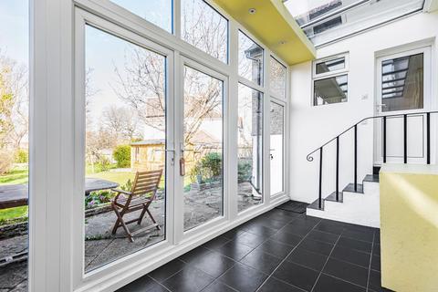 116 Avondale Road, Bromley, BR1 4EY