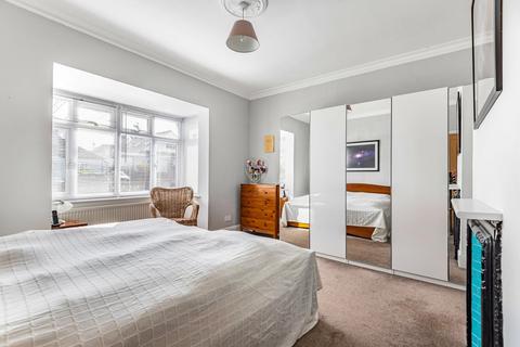116 Avondale Road, Bromley, BR1 4EY