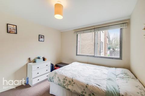 Flat 6, Vanborough Court Wellesley Road, Sutton, SM2 5BW