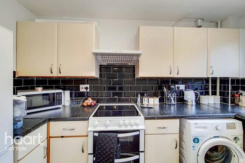 Flat 6, Vanborough Court Wellesley Road, Sutton, SM2 5BW