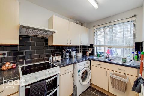 Flat 6, Vanborough Court Wellesley Road, Sutton, SM2 5BW