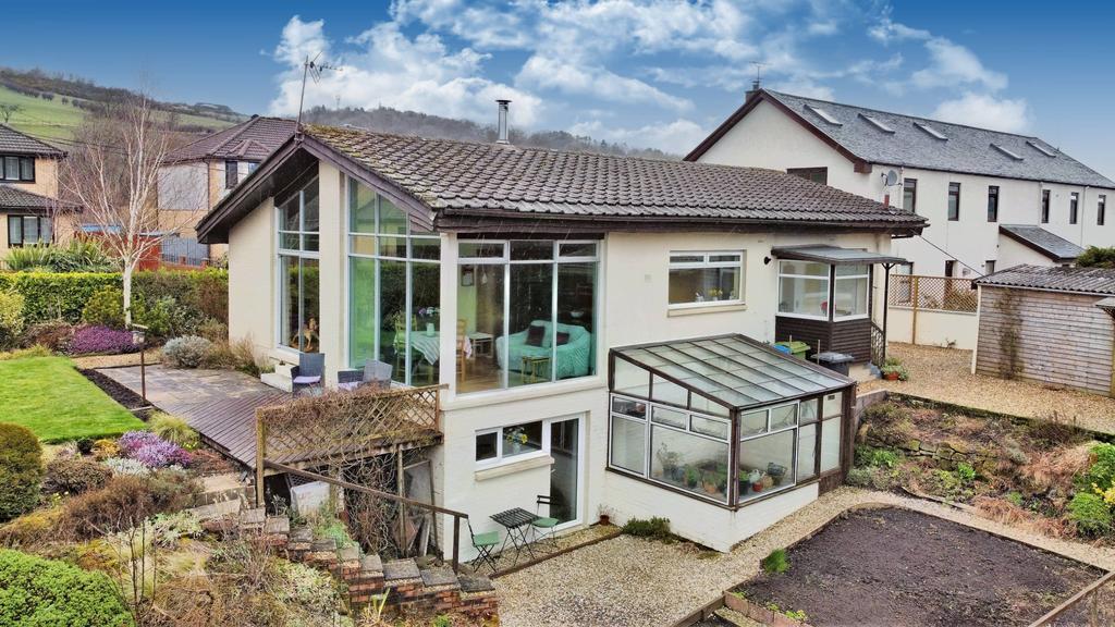 Gateside Road, Barrhead G78 3 bed detached bungalow £275,000