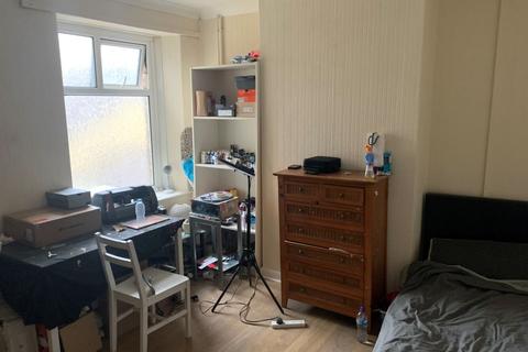 25 Cardiff Road, Taffs Well, Cardiff, CF15 7RB
