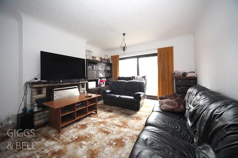 15 Abigail Close, Luton, LU3 1ND
