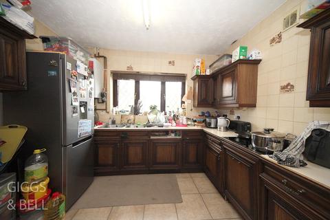 15 Abigail Close, Luton, LU3 1ND