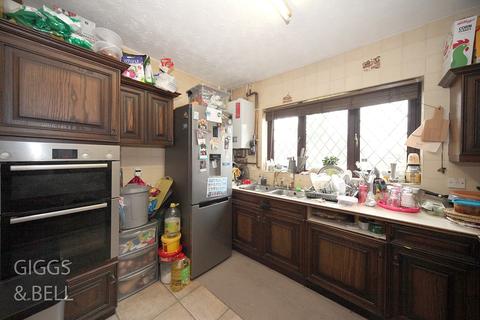 15 Abigail Close, Luton, LU3 1ND