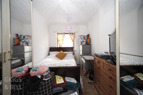 15 Abigail Close, Luton, LU3 1ND