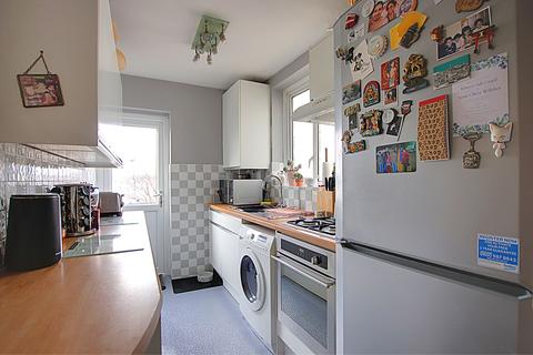 6 Braeside Road, Southampton, SO19 7AX