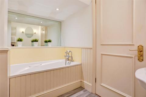 2 bedroom apartment to rent - Palmeira Avenue, Hove, East Sussex, BN3