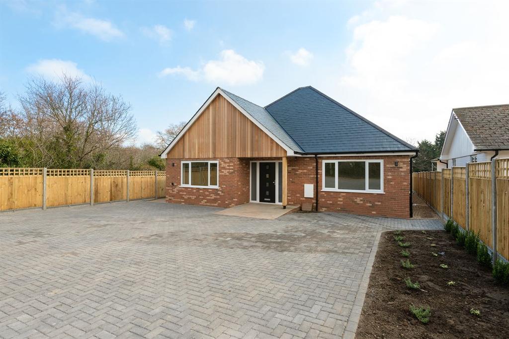 Clifford Road, Whitstable 3 bed detached bungalow £700,000