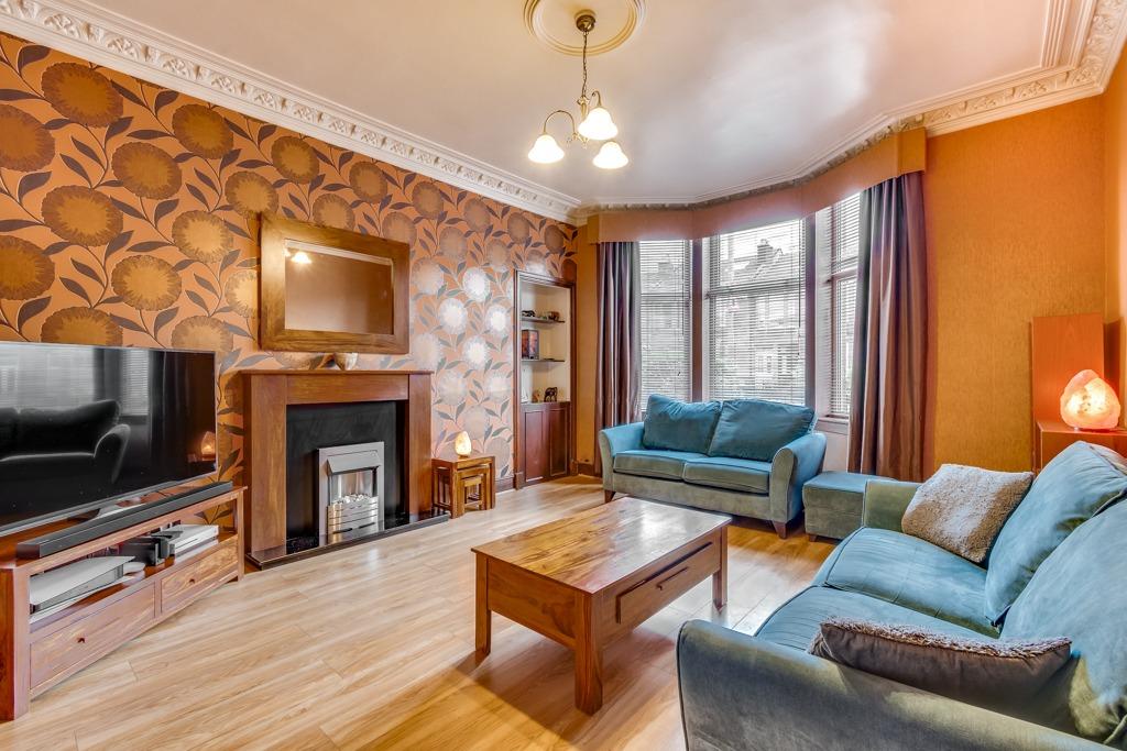 Crow Road, Jordanhill, Glasgow, G13 1NY 3 bed terraced house £349,000