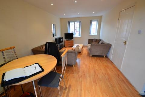 3 bedroom apartment to rent, 359 Stretford Rd, Hulme, Manchester, M15 4ZY