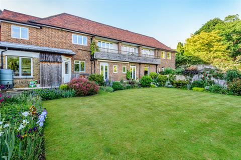 2, Sixpenny Yard Edinburgh Square, Midhurst, GU29 9NL