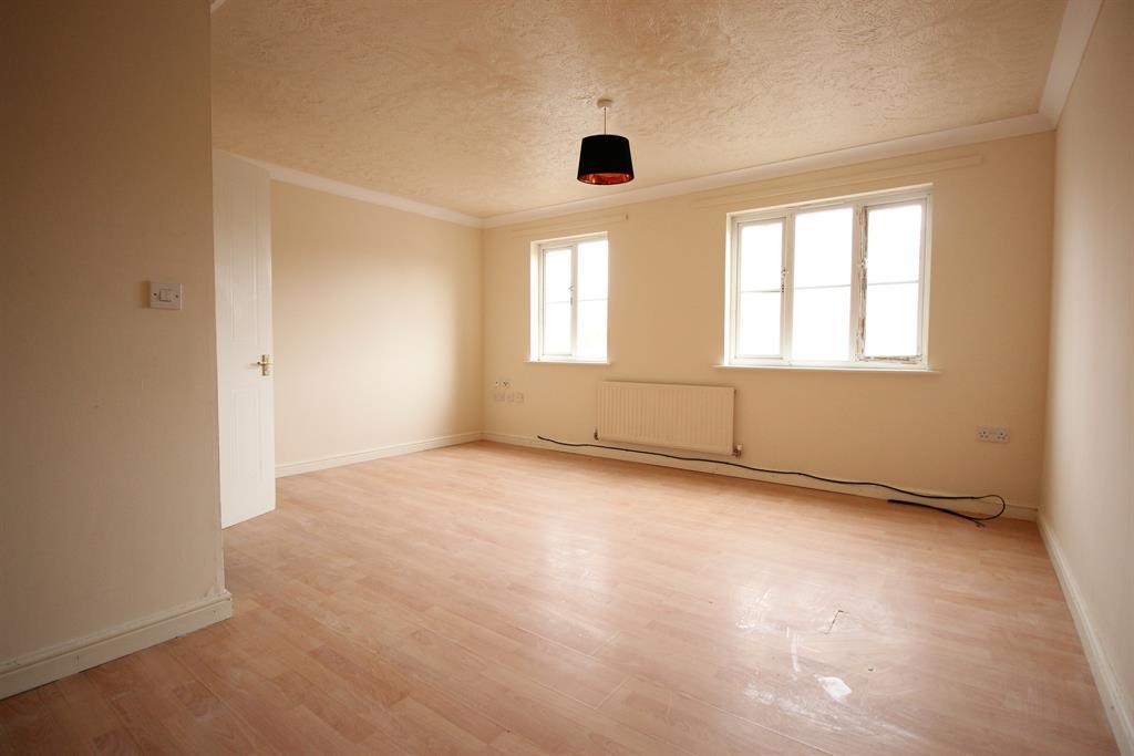 Redbourne Drive, Thamesmead, London, SE2 8RZ 4 bed terraced house £