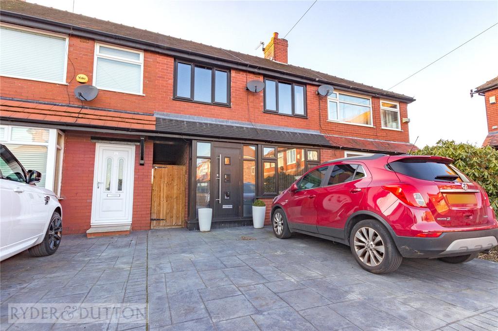 Westfield Avenue, Alkrington... 3 bed terraced house £210,000