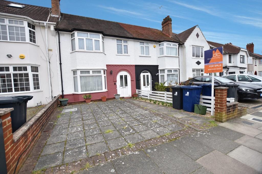 Elton Avenue, Greenford, UB6 0PR 3 bed semidetached house £485,000