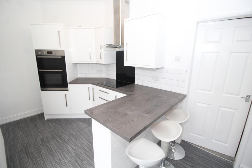 Dalefield Road, Normanton 2 bed terraced house £695 pcm (£160 pw)