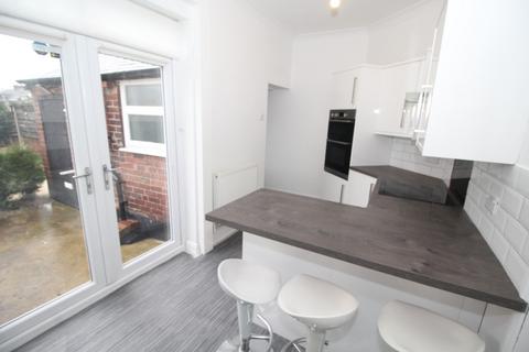 2 bedroom terraced house to rent, Dalefield Road, Normanton