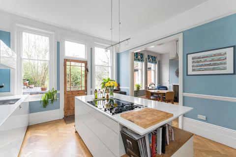 15 Aldersbrook Road, London, E12 5HH