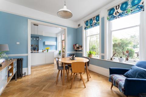 15 Aldersbrook Road, London, E12 5HH