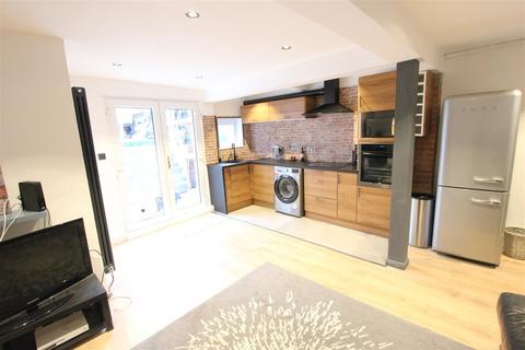 39a Albert Road, London, SE25 4JD