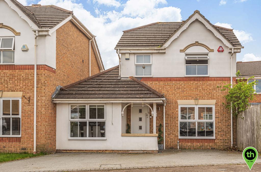Longfield Avenue, Mill Hill 3 bed link detached house £750,000