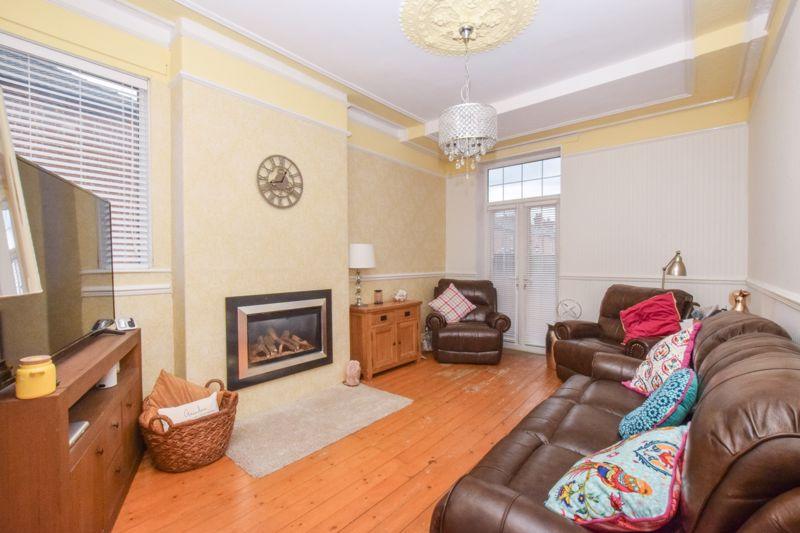 Greenway Road, Runcorn 3 bed end of terrace house £200,000
