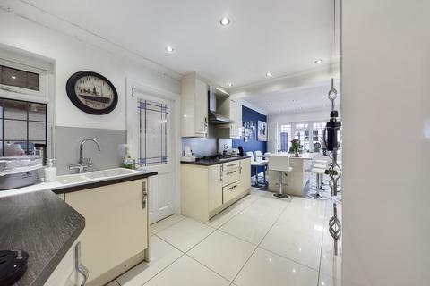 6 Ashley Close, Pinner, HA5 3UF