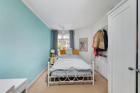 6 Ashley Close, Pinner, HA5 3UF
