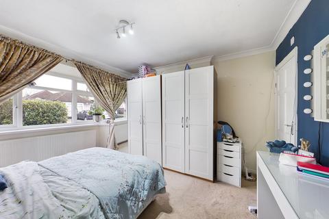 6 Ashley Close, Pinner, HA5 3UF