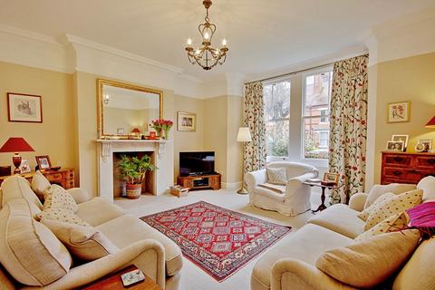 38 Shrubbery Avenue, Worcester, WR1 1QH